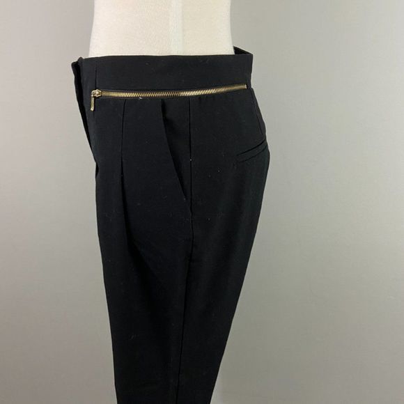 🌿4/$35 🌿FOREVER 21 Black Cropped Pants with Gold Zipper Detail - Picture 5 of 10